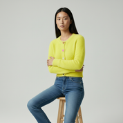 Zacht Gehaakt Dames Vest – Pluis Knitwear met Hartknopen