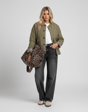 Dames Jas Luipaardprint – Stijlvolle Comfortabele Jas met Knoopsluiting