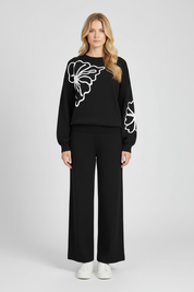 Gebreide Dames Set – Ronde Hals Top met Borduursel & Wijde Pantalon