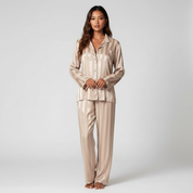 Zijden Pyjama voor Dames – Luxe Satijnen Nachtset met Stijlvolle Glans