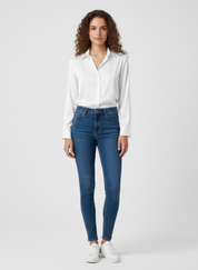 Elegante Damesblouse – Verfijnde Blouse met Knoopsluiting en Zachte Drapering