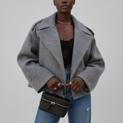 Wolmix Korte Jas met Klassieke Kraag en Sluiting