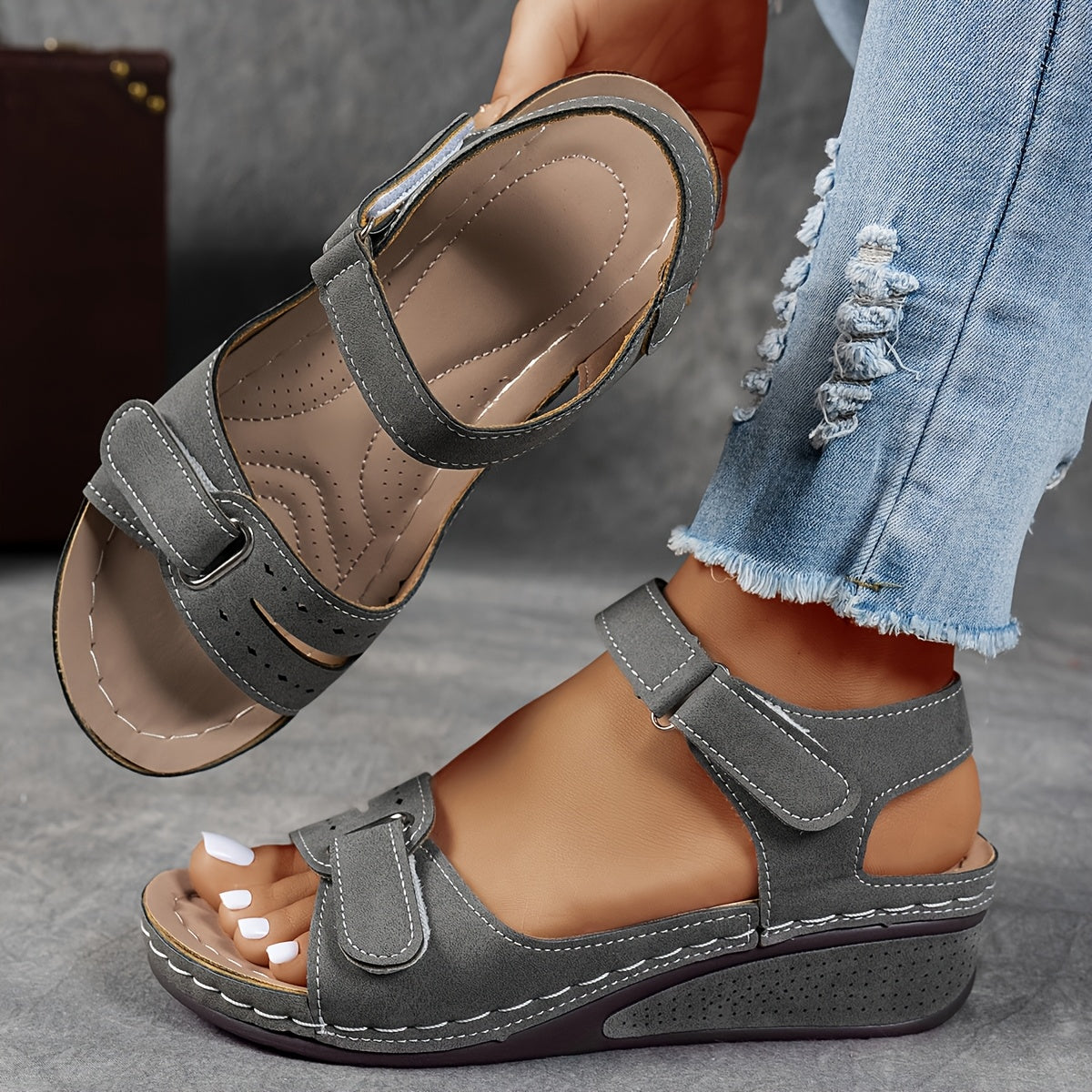 Comfortabele Dames Wig Sandalen met Verstelbare Bandjes en Zachte Zool