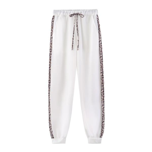 Trendy Tweedelig Dames Trainingspak met Luipaardprint Accenten