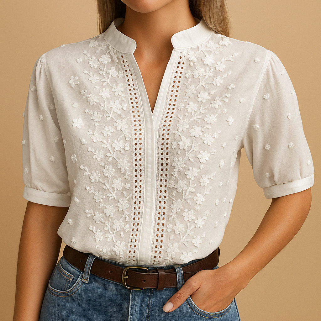 Witte damesblouse met klassieke pasvorm, ideaal voor werk, casual gelegenheden en stijlvolle combinaties