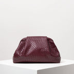 Luxe Geweven Clutch in Bordeaux | Dea Studios