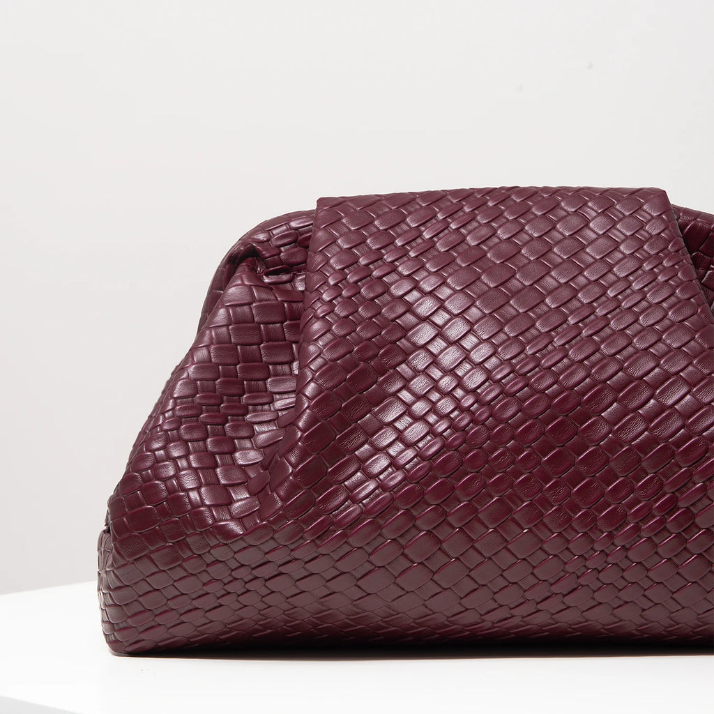 Luxe Geweven Clutch in Bordeaux | Dea Studios