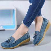 Leren Instappers met Goudkleurige Kwastjes en Verhoogde Zool