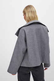 Luxe Korte Dames Jas – Double Breasted Mantel met Elegante Pasvorm en Warme Stof